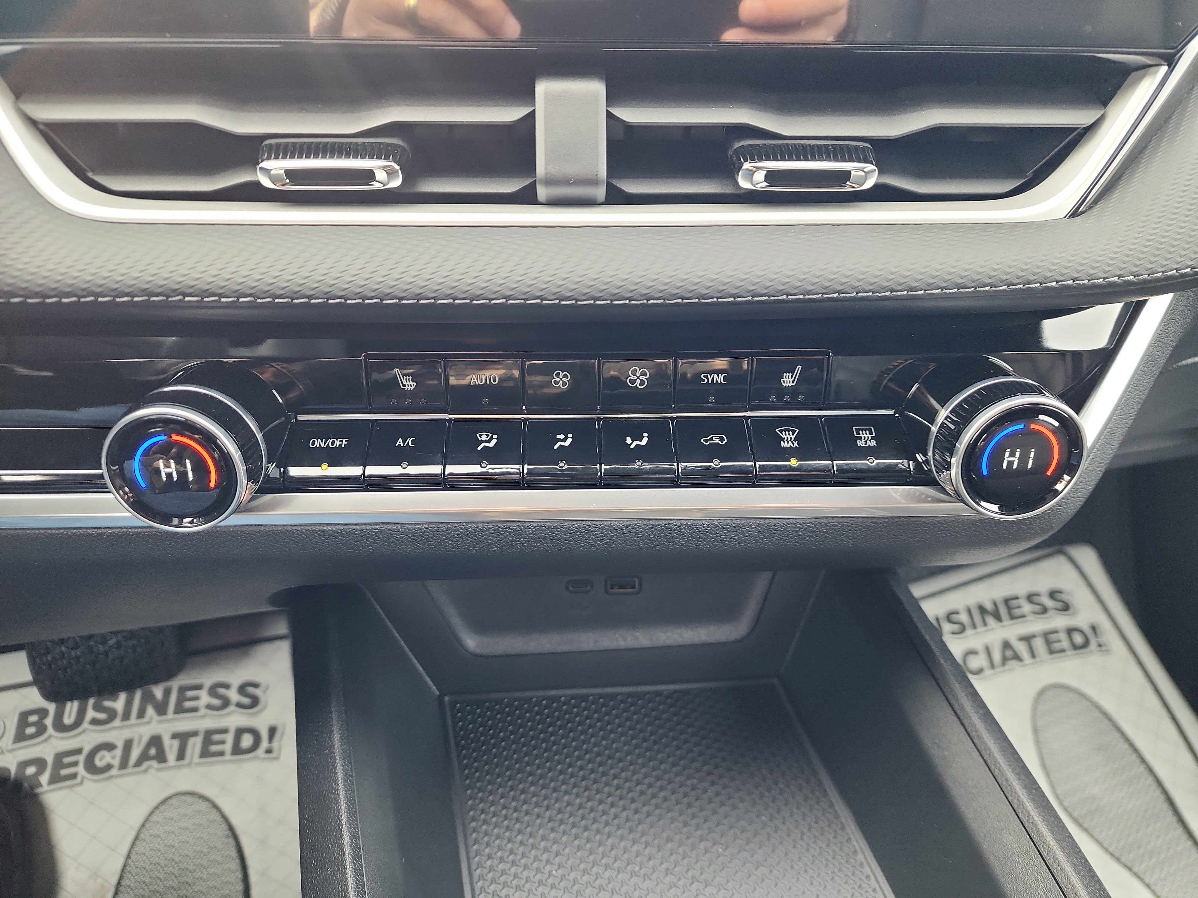 New 2026 Chevrolet Equinox LT w/ Convenience Package II image 15