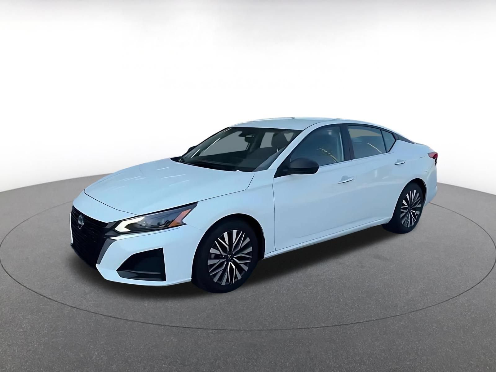 Used 2025 Nissan Altima 2.5 SV FWD image 6