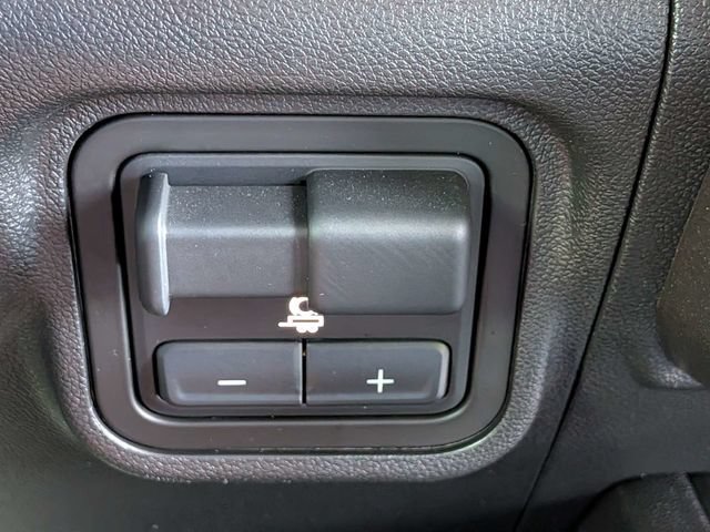 Certified 2025 GMC Hummer EV 2X AWD/4WD image 32