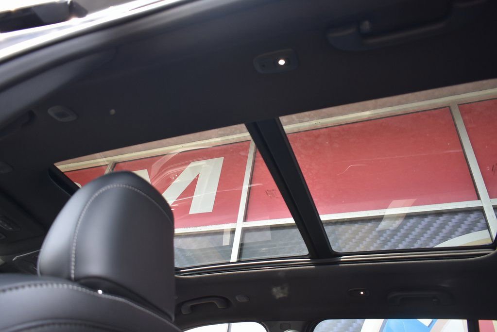 Used 2025 Jeep Grand Cherokee Limited w/ Black Appearance Package image 55