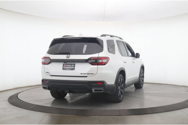 Used 2025 Honda Pilot Black Edition image 7
