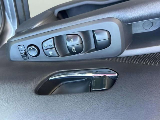 Used 2021 Nissan Kicks SV image 9