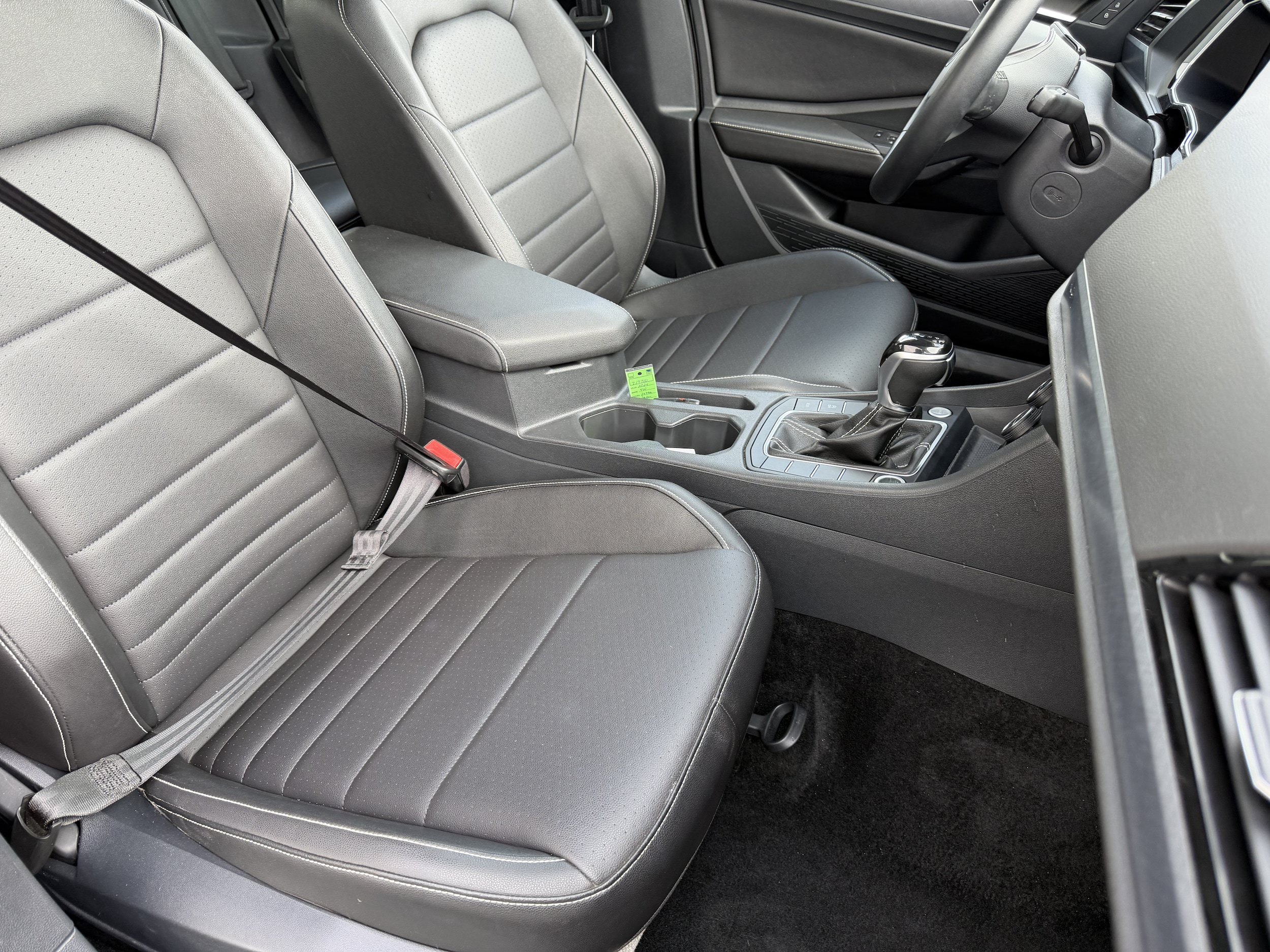 Used 2024 Volkswagen Jetta SE FWD image 35