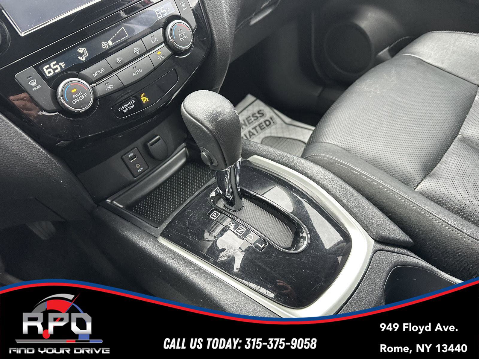 Used 2016 Nissan Rogue SL image 25