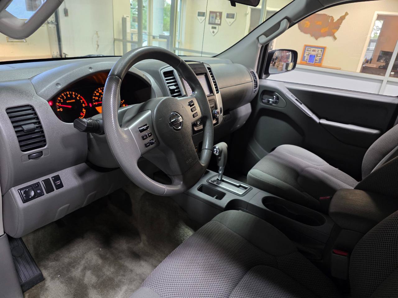 Used 2015 Nissan Frontier SV RWD image 16
