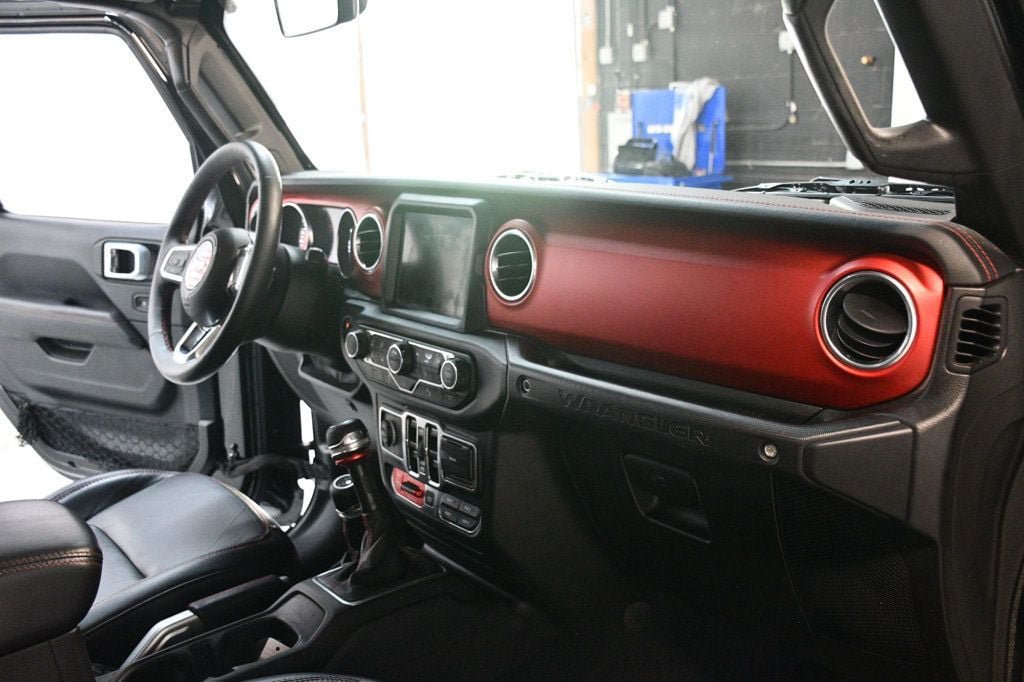Used 2018 Jeep Wrangler Unlimited Rubicon AWD/4WD image 29