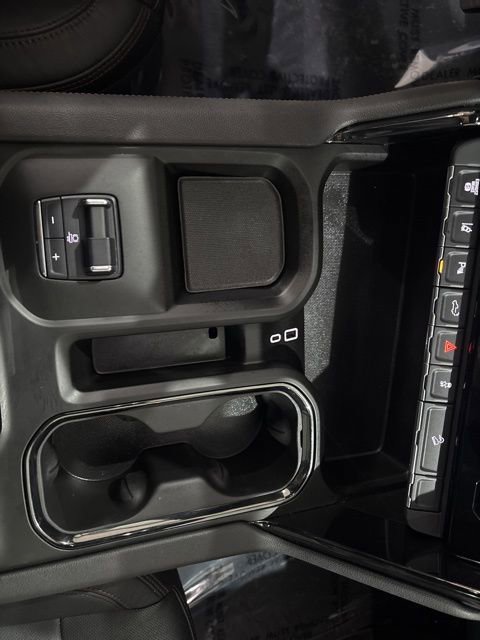 Used 2024 GMC Sierra 2500 AT4 w/ Technology Package image 11