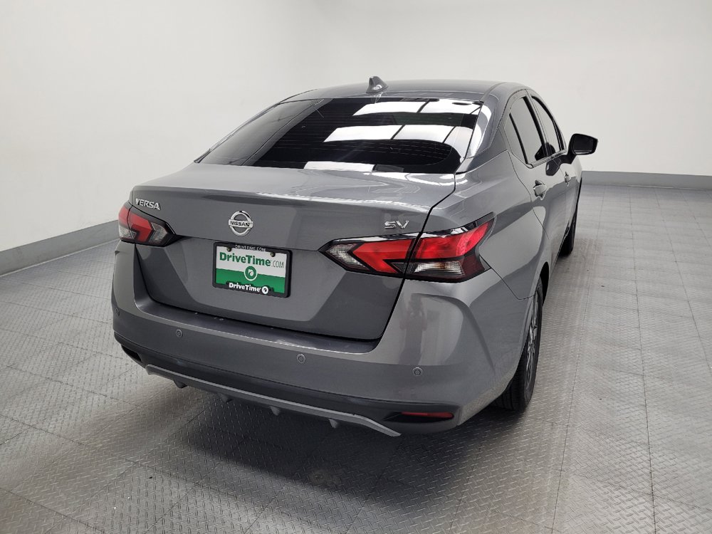 Used 2021 Nissan Versa SV FWD image 7