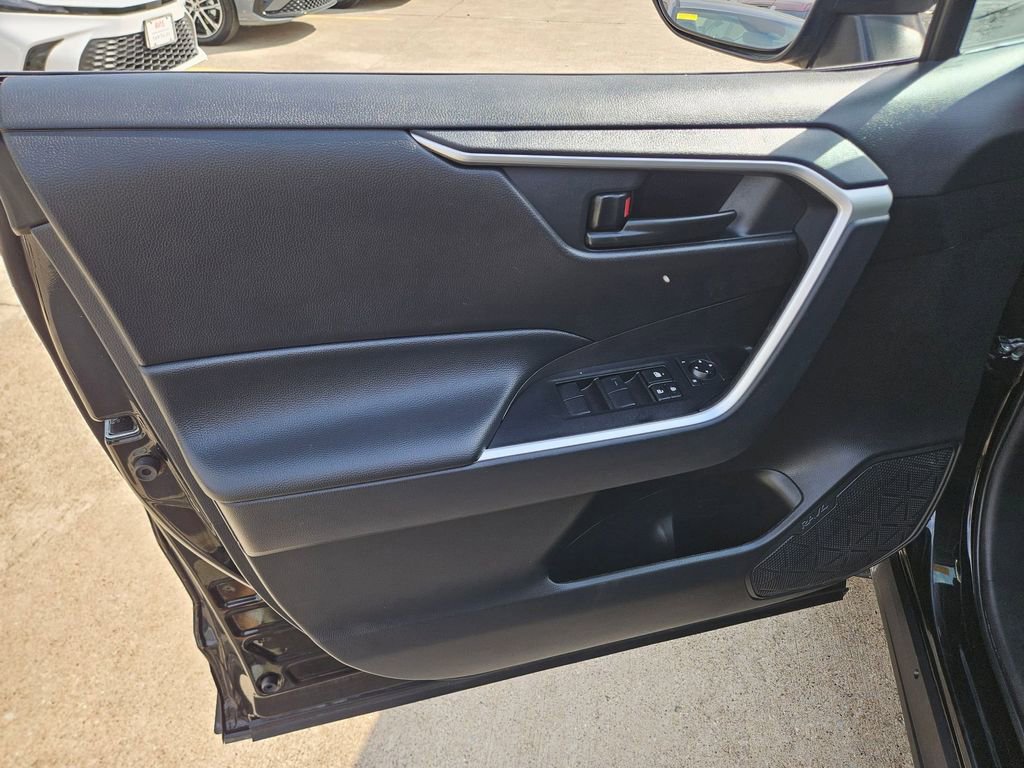 Used 2025 Toyota RAV4 LE image 14
