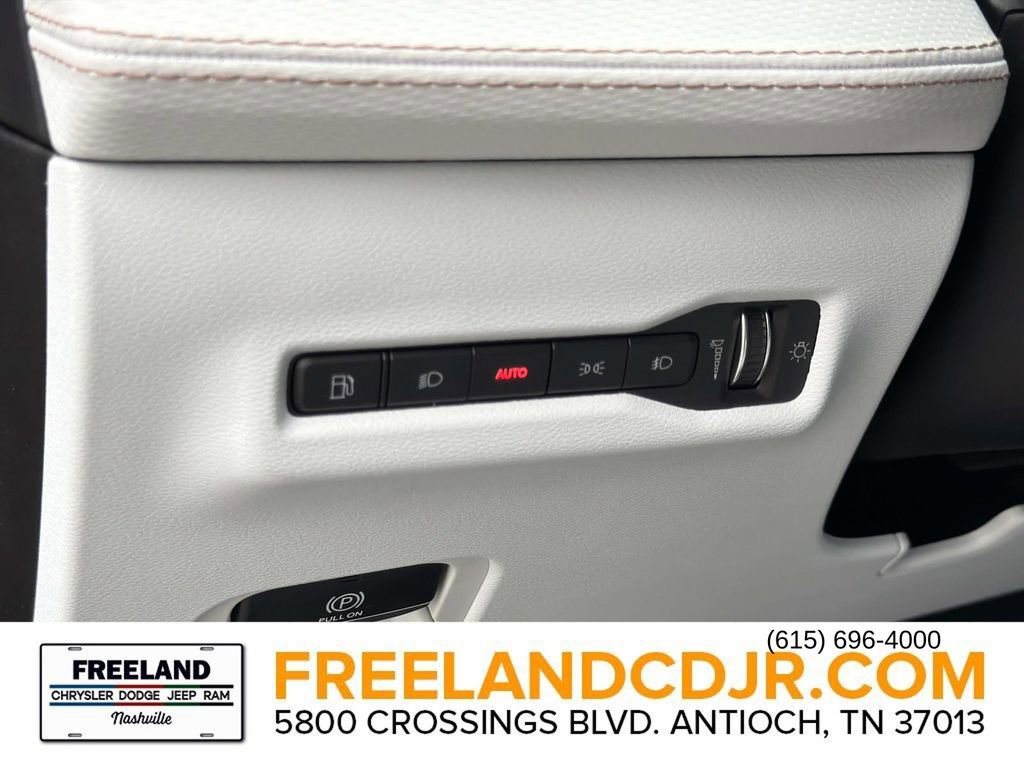 New 2026 Jeep Cherokee Limited image 25