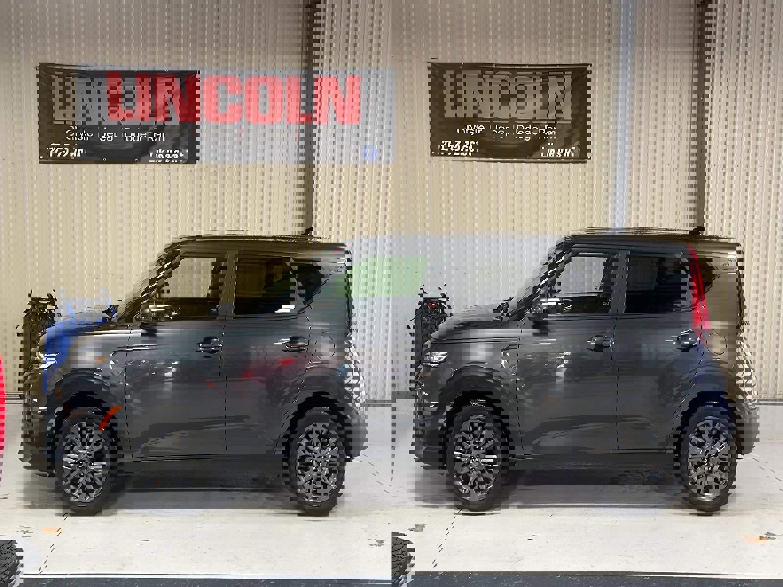 Used 2021 Kia Soul S image 3