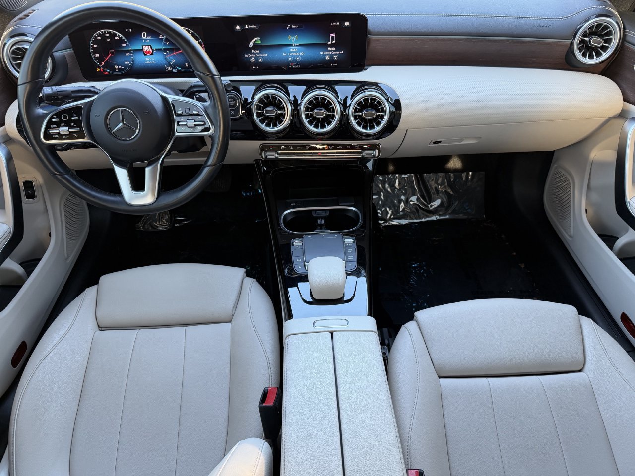 Used 2023 Mercedes-Benz CLA 250 4MATIC w/ Premium Package image 2