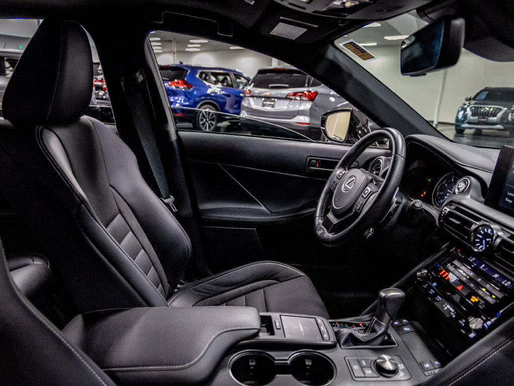 Used 2025 Lexus IS 350 F Sport RWD image 28