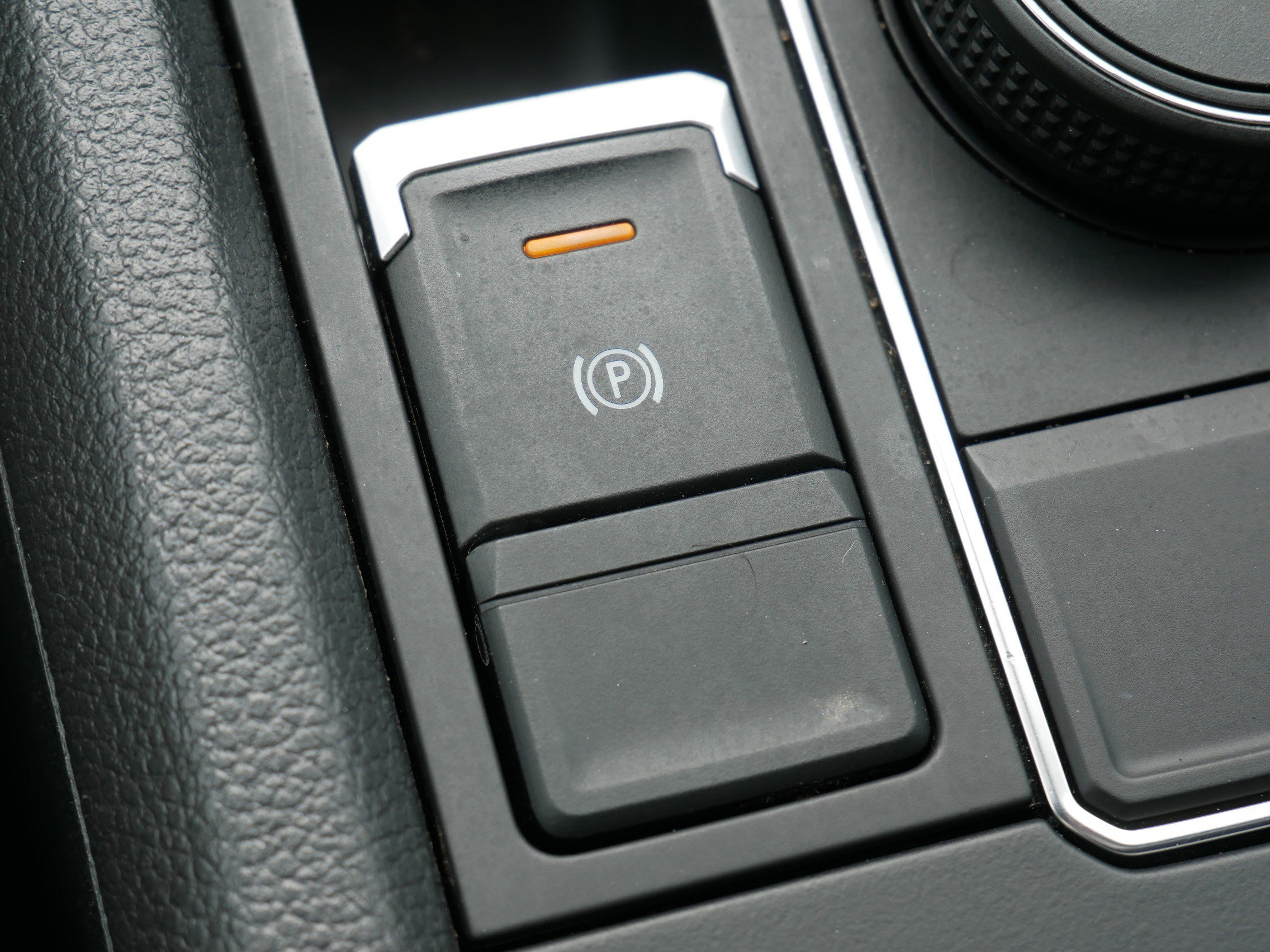 Certified 2023 Volkswagen Atlas SE AWD/4WD image 33