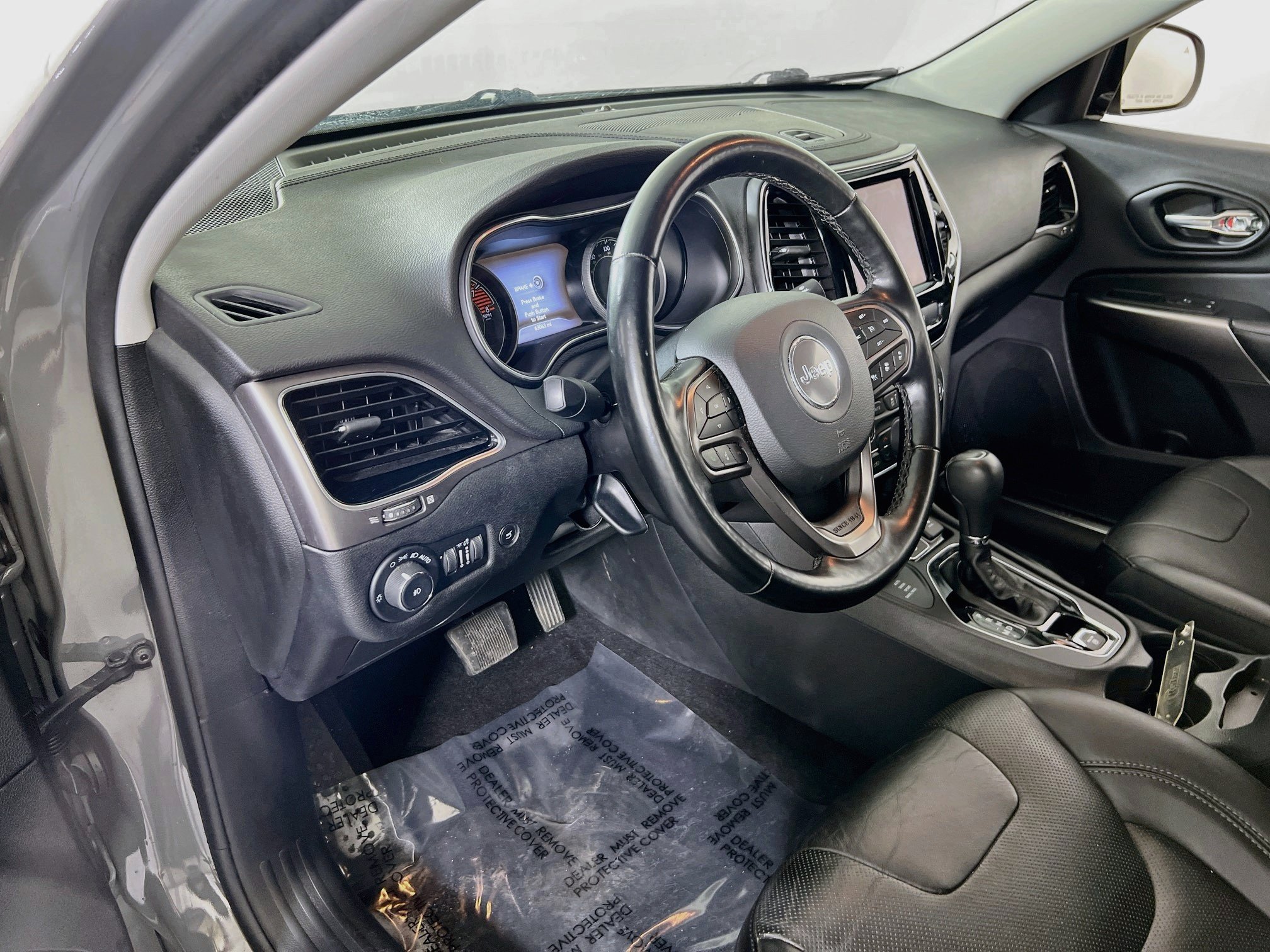 Used 2021 Jeep Cherokee Limited w/ Mopar Interior Package AWD/4WD image 9