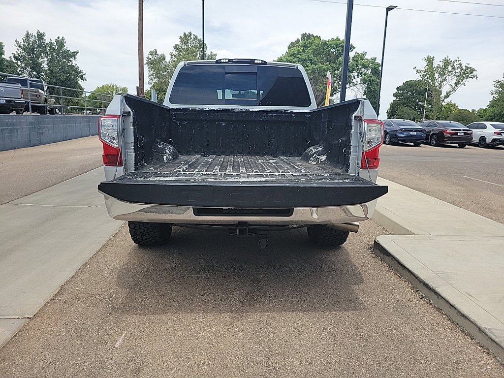 Used 2017 Nissan Titan SV AWD/4WD image 13