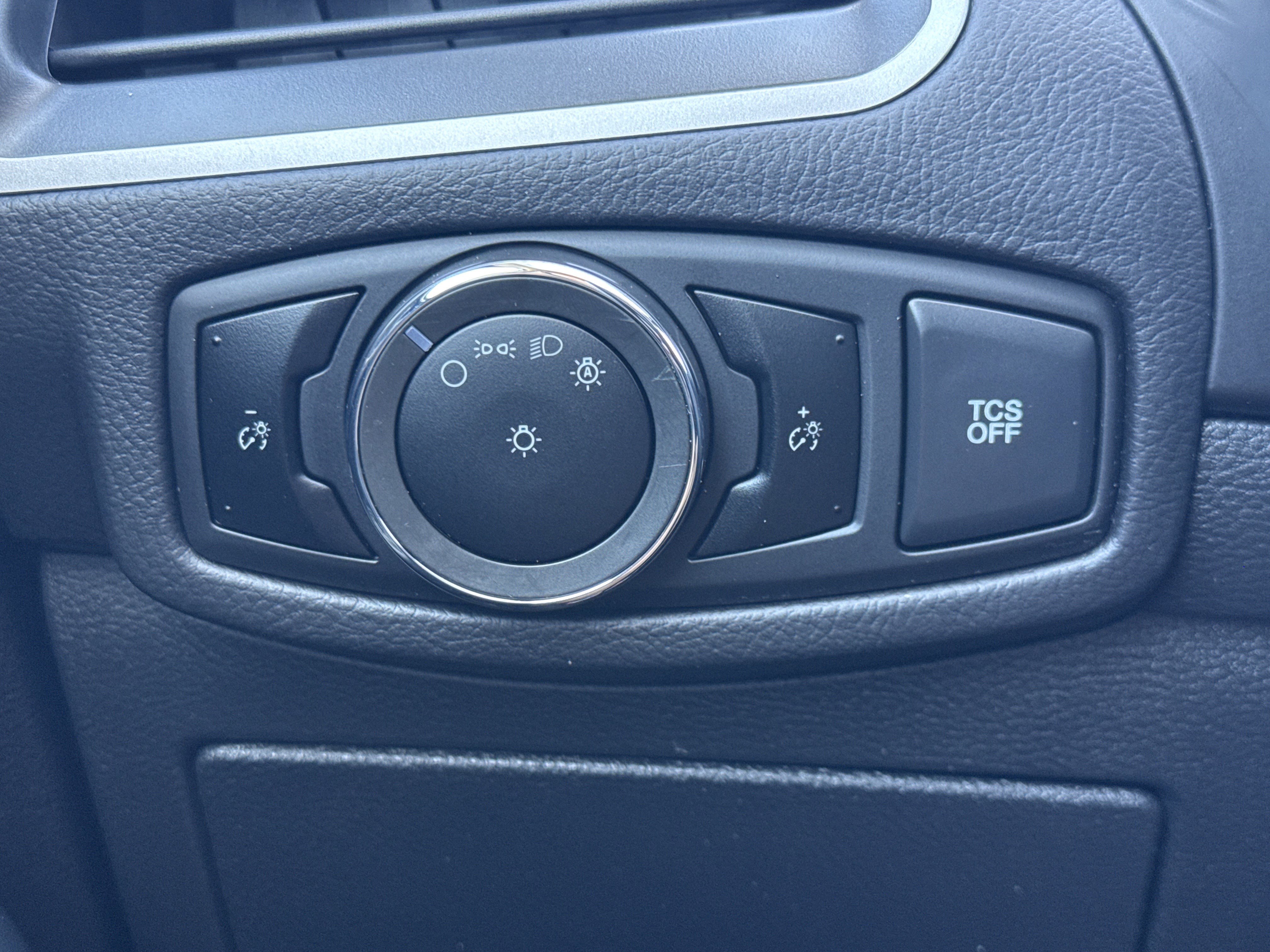 Used 2024 Ford Edge SEL image 22