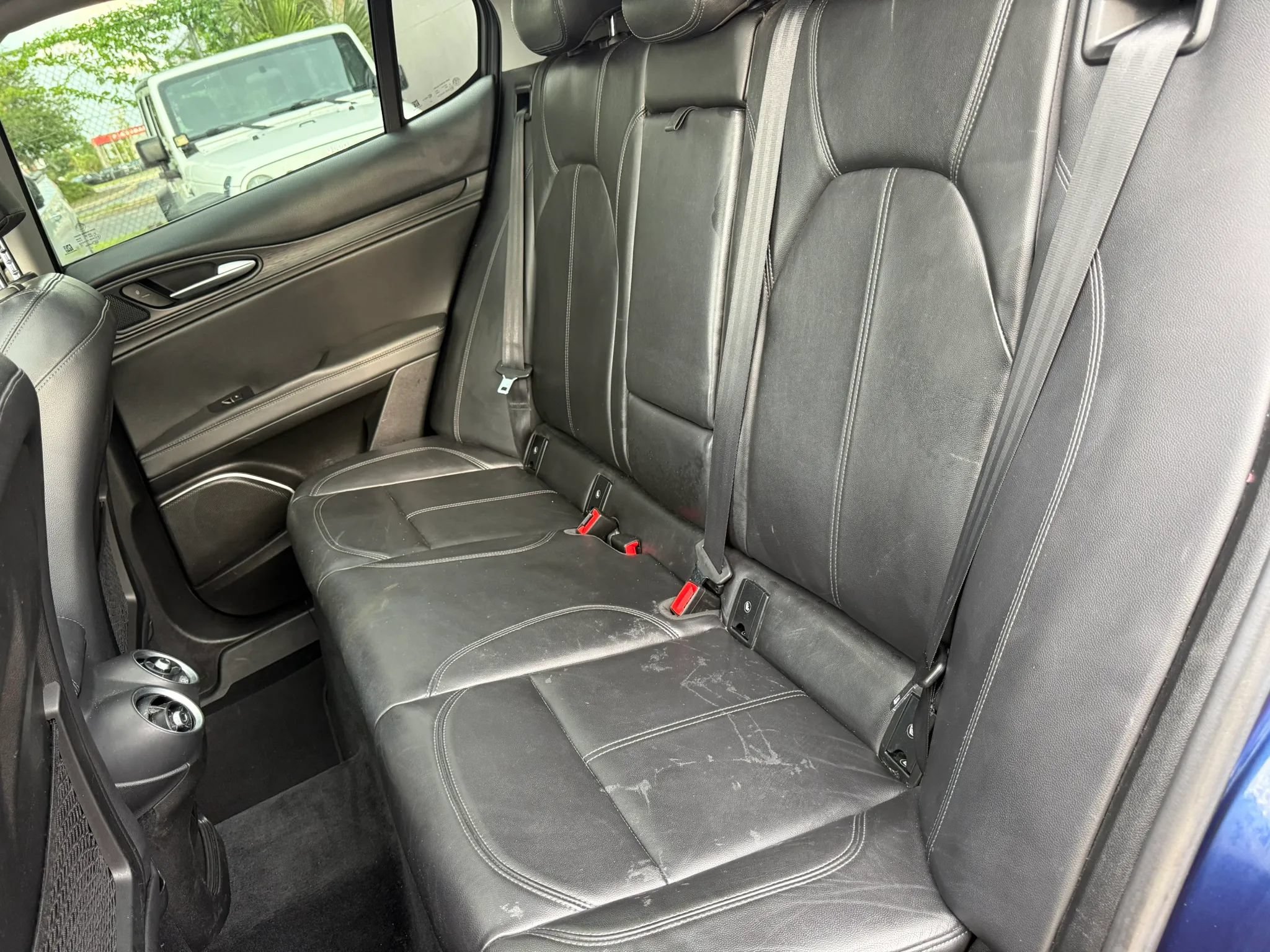 Used 2018 Alfa Romeo Stelvio AWD image 16