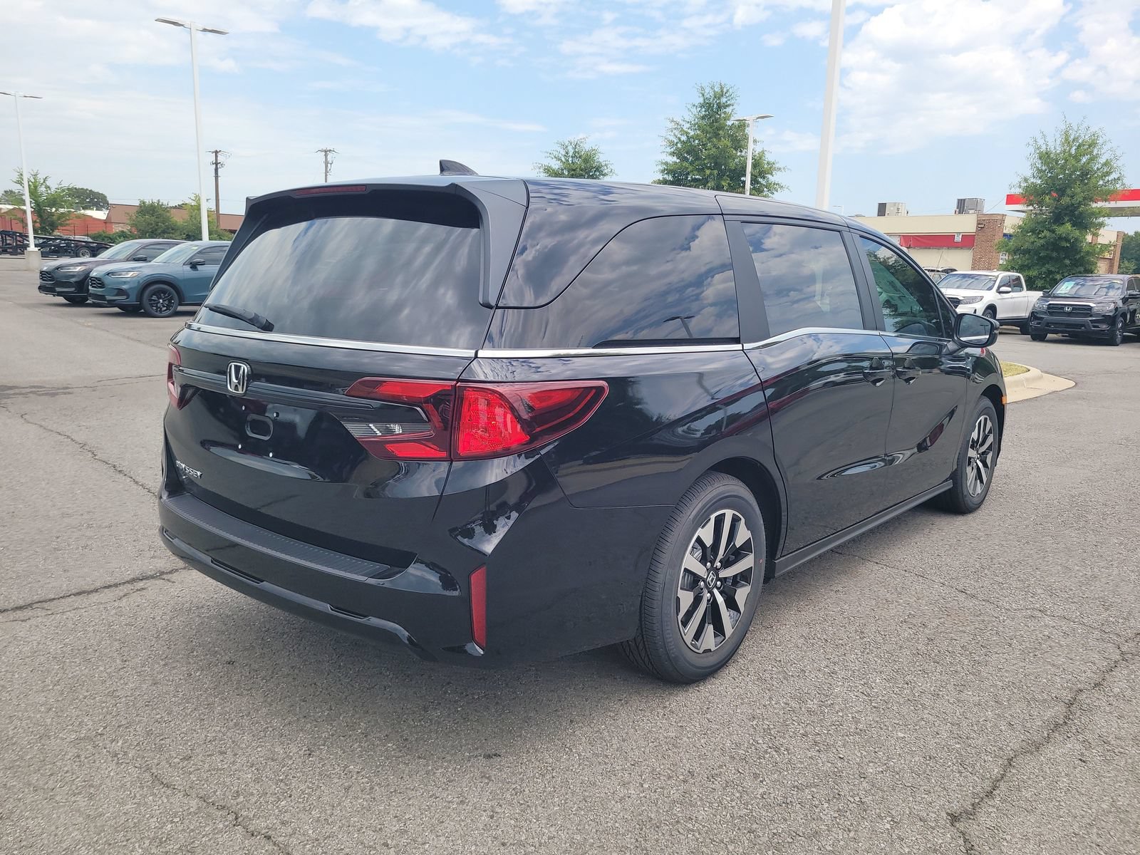 New 2026 Honda Odyssey EX-L image 3