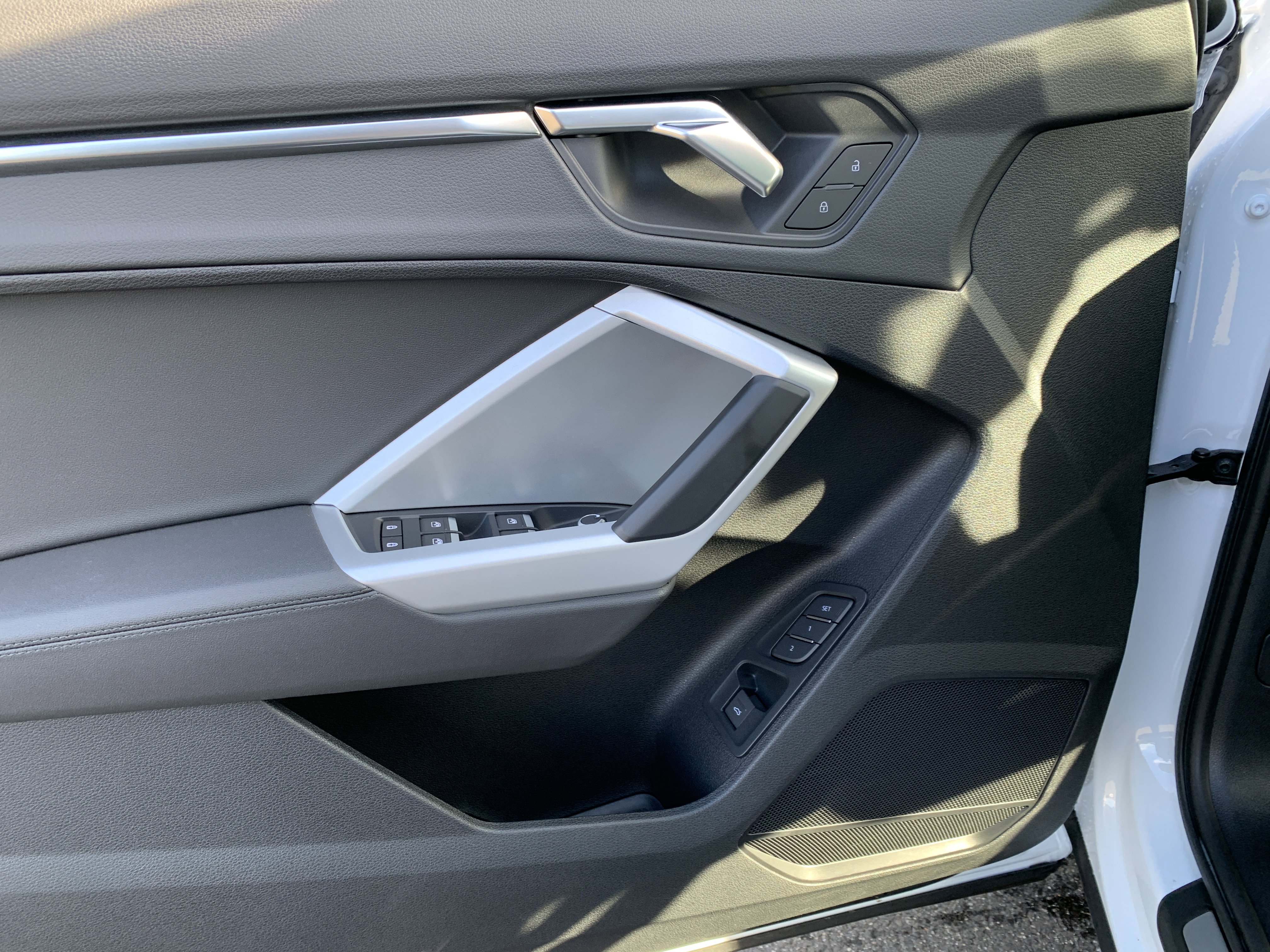 Certified 2025 Audi Q3 2.0T Premium w/ Convenience Package image 9