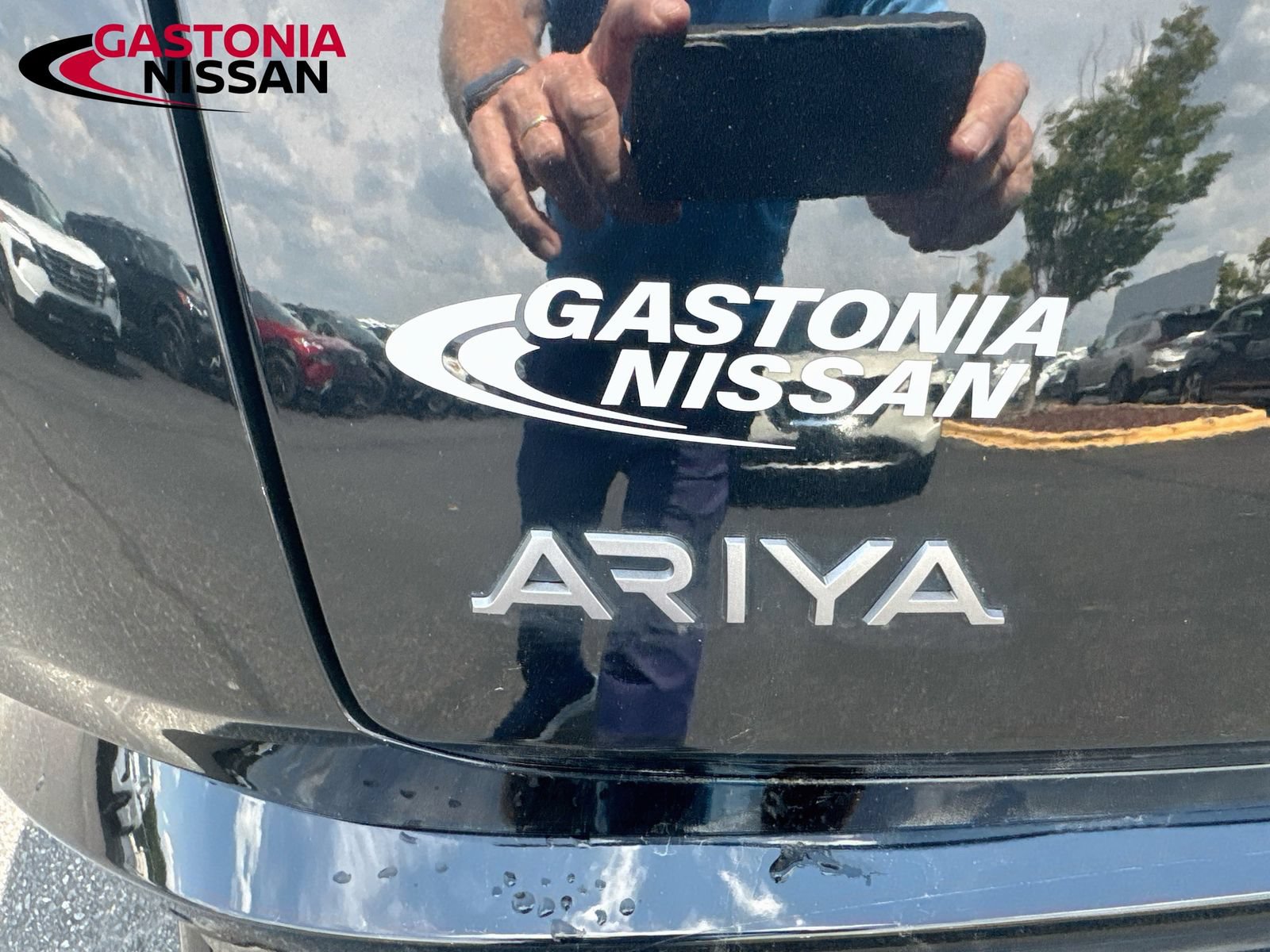 Used 2023 Nissan Ariya FWD image 6