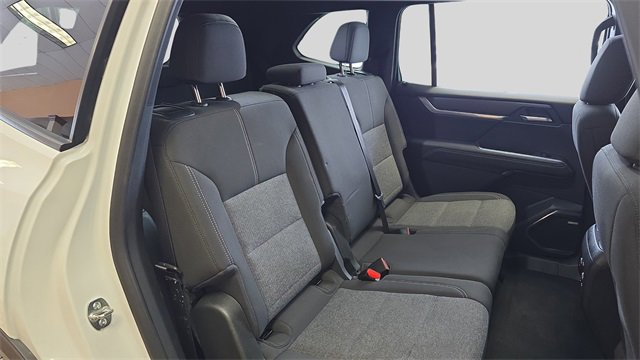 Used 2025 GMC Acadia Elevation image 14