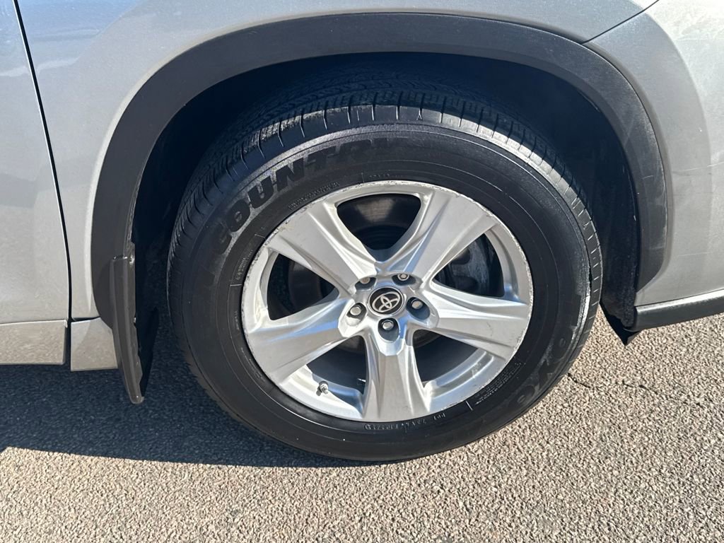 Used 2021 Toyota Highlander LE image 44