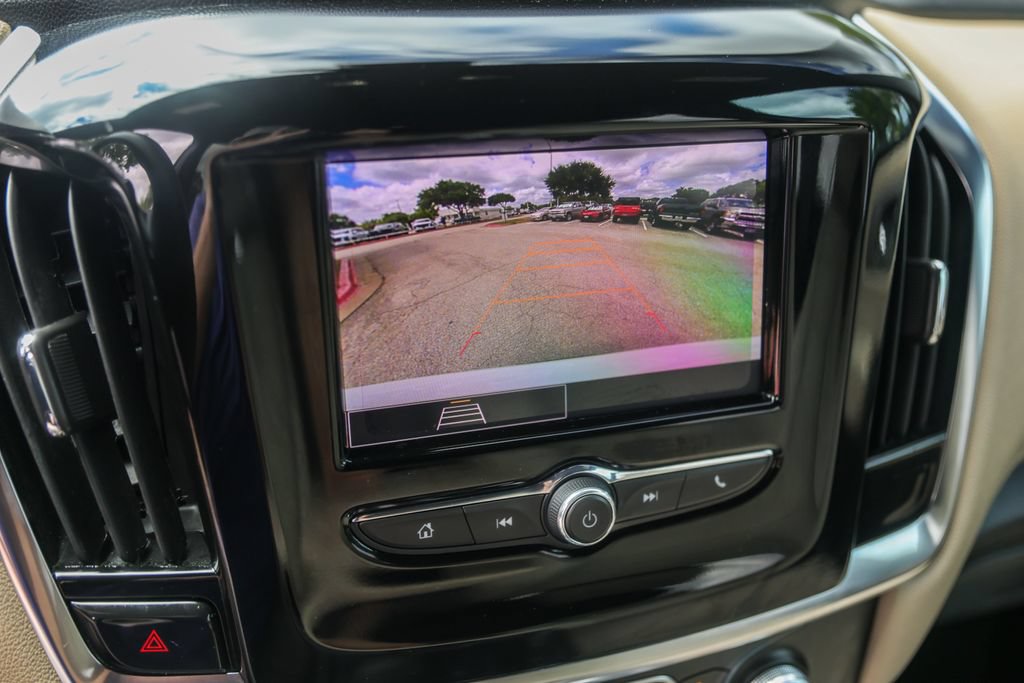 Used 2023 Chevrolet Traverse LS w/ Safety Package FWD image 20