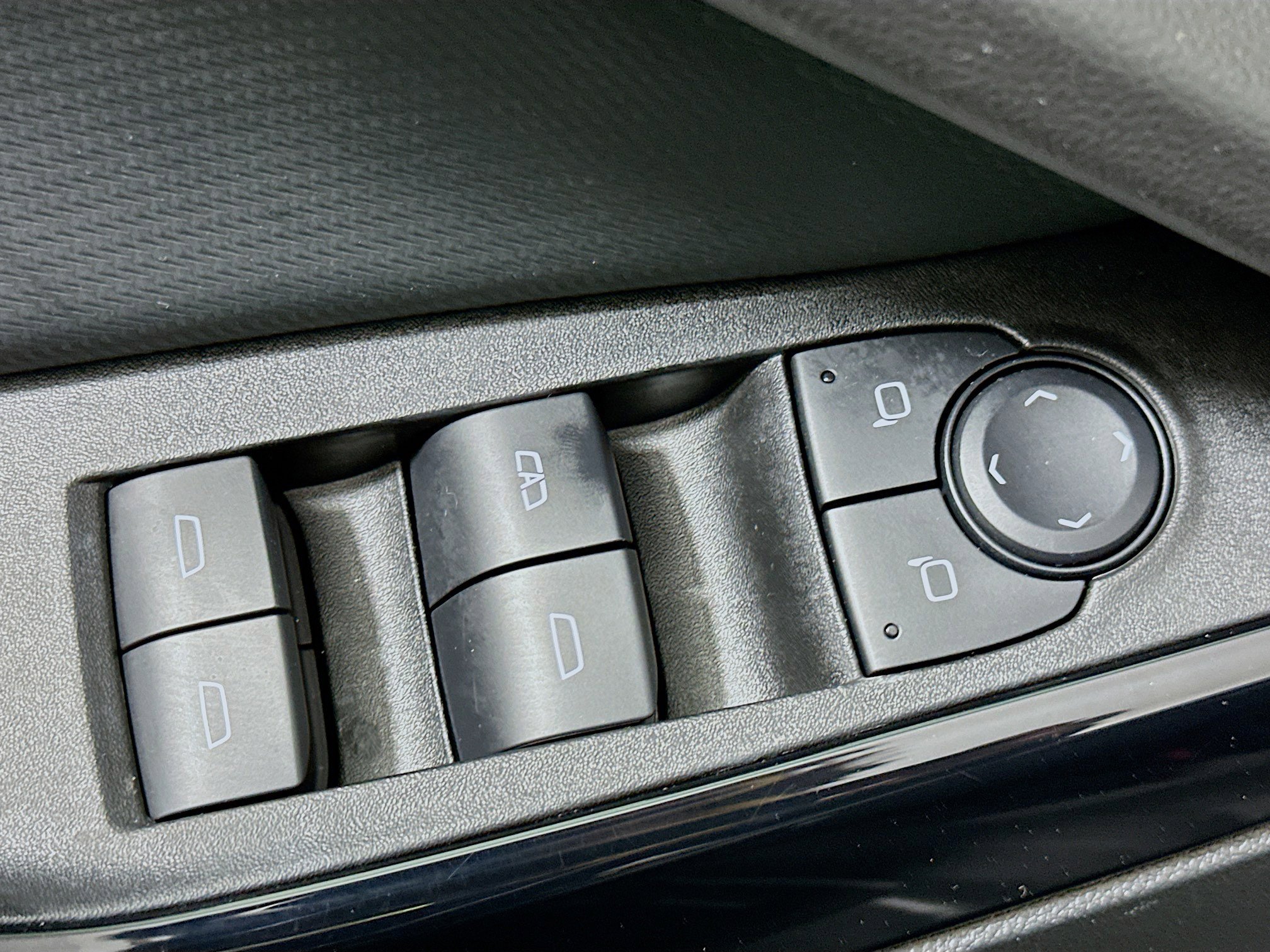 Used 2025 Chevrolet Equinox LT image 15