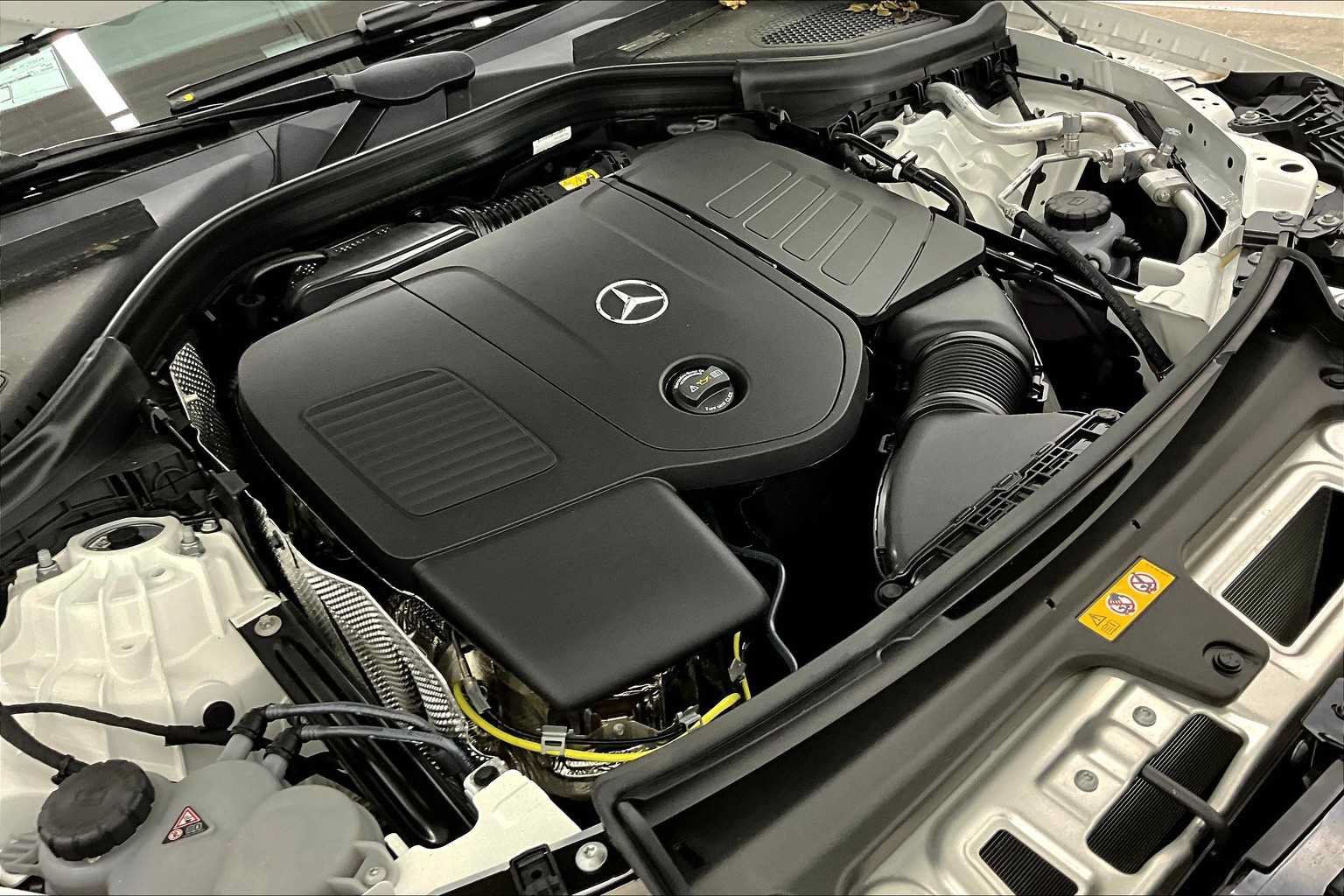 New 2025 Mercedes-Benz GLC 300 4MATIC image 17