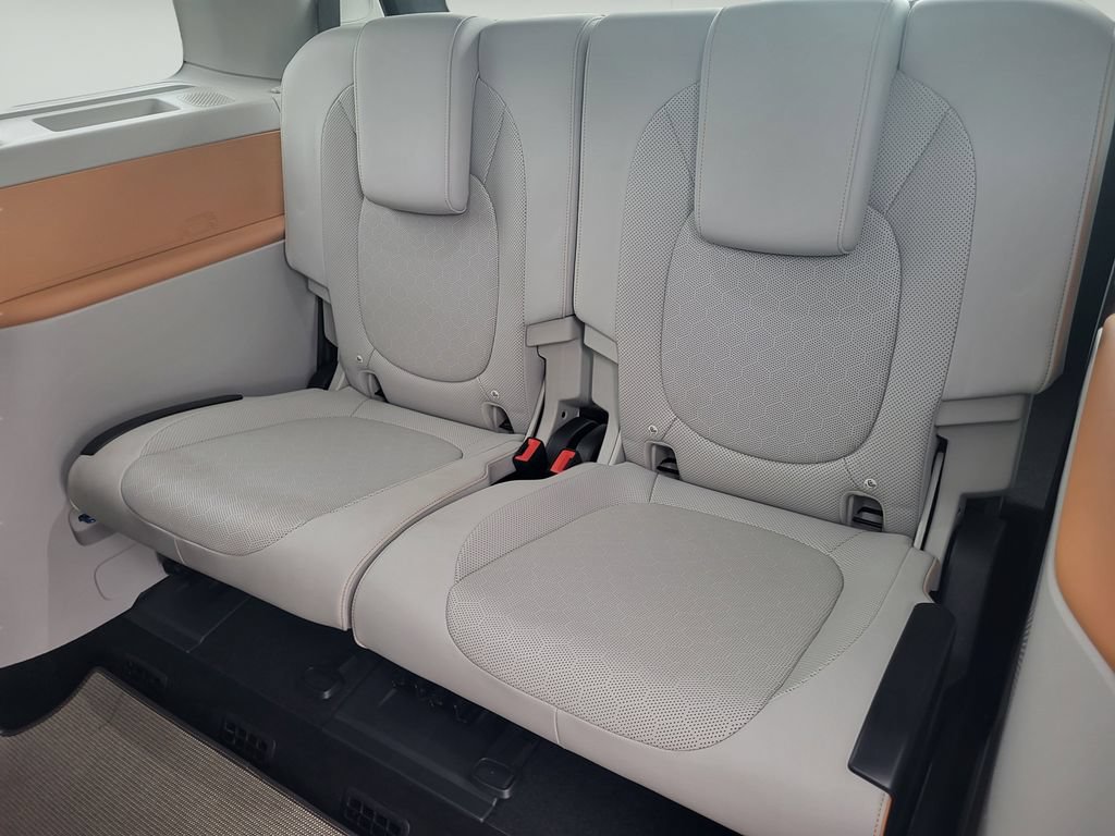 Used 2025 Volkswagen ID. Buzz 1st Edition RWD image 25