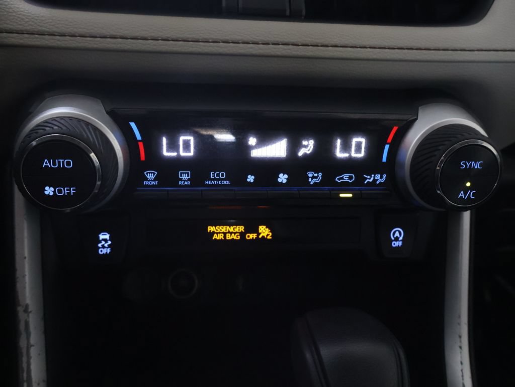 Used 2022 Toyota RAV4 XLE FWD image 24