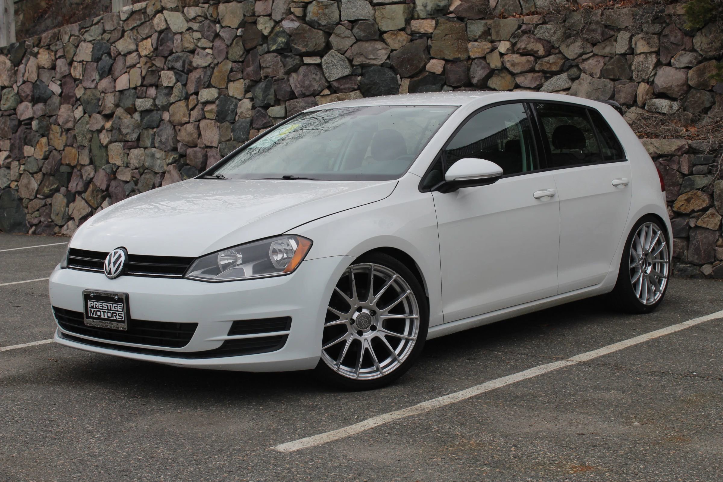 Used 2017 Volkswagen Golf Wolfsburg Edition image 2