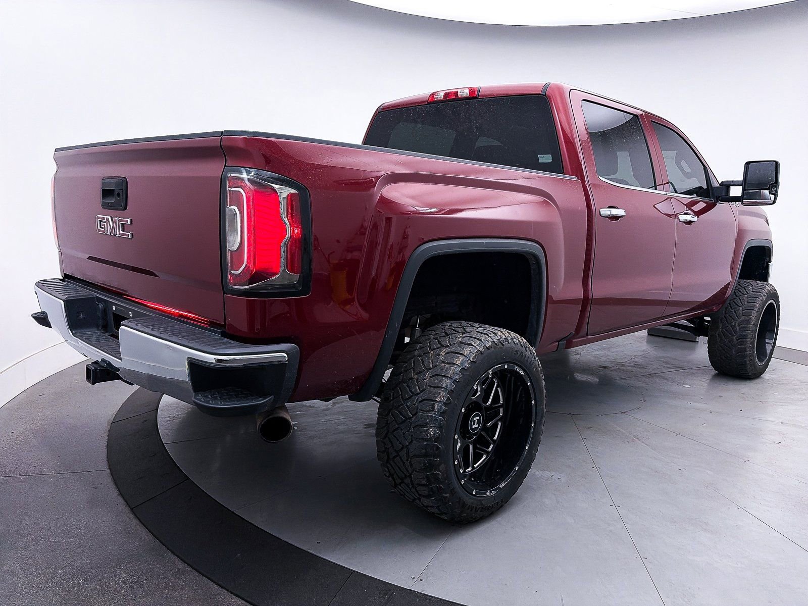 Used 2018 GMC Sierra 1500 SLT w/ SLT Premium Package image 12