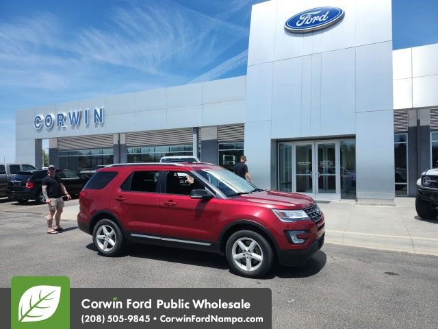 Used 2017 Ford Explorer XLT AWD/4WD image 3