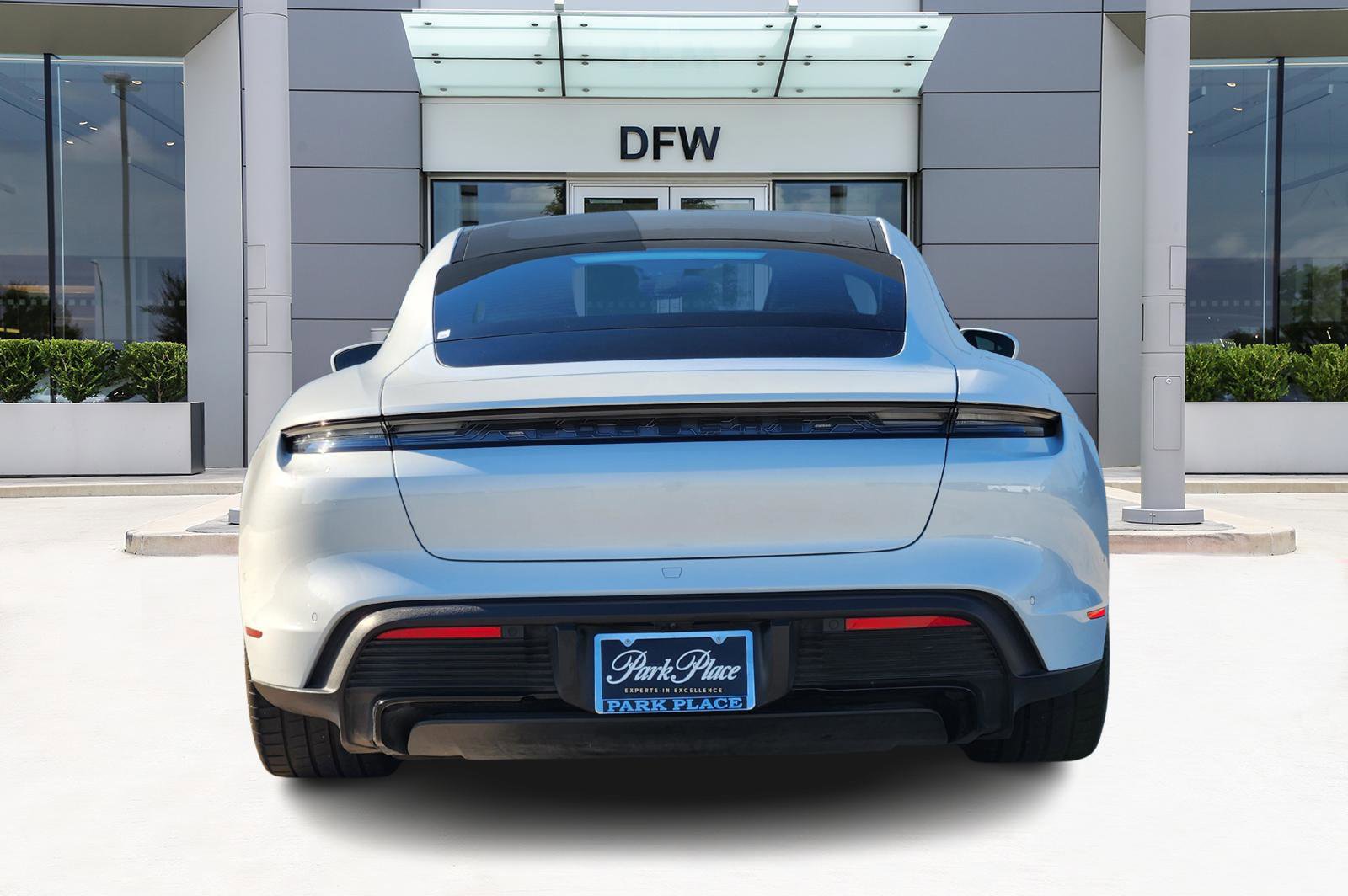 Used 2023 Porsche Taycan GTS image 6