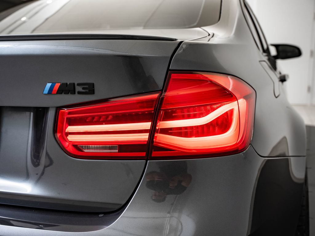 Used 2018 BMW M3 RWD image 9