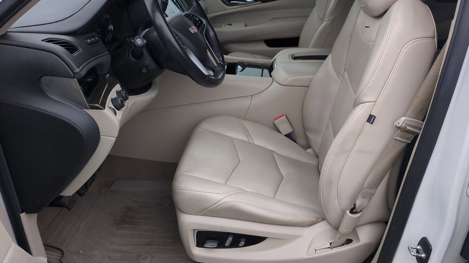 Used 2020 Cadillac Escalade Luxury image 17