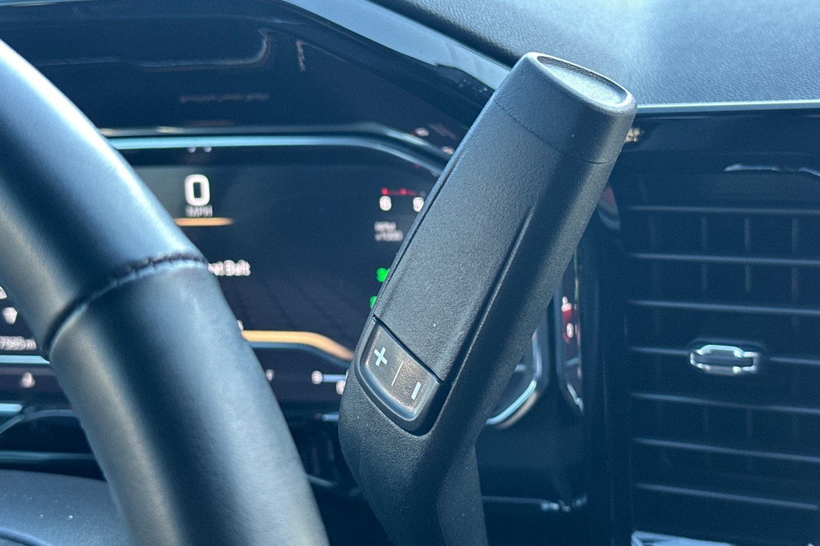 Used 2025 GMC Sierra 1500 Elevation image 33