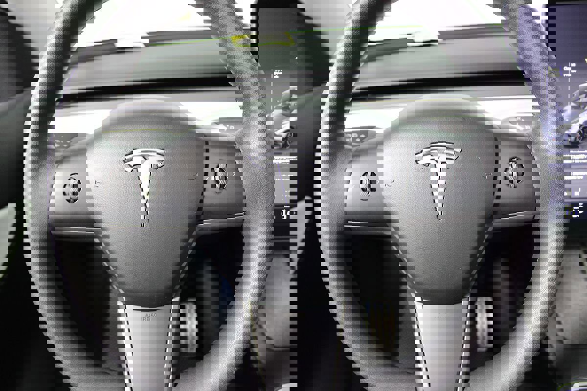 Used 2022 Tesla Model Y Performance image 12