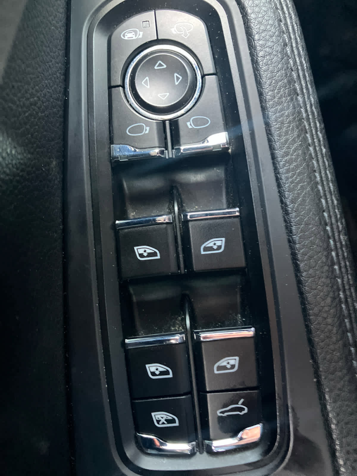 Used 2018 Porsche Macan S w/ Premium Package Plus AWD/4WD image 13