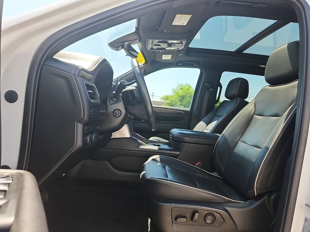 Used 2021 Chevrolet Tahoe Premier w/ Premium Package AWD/4WD image 9