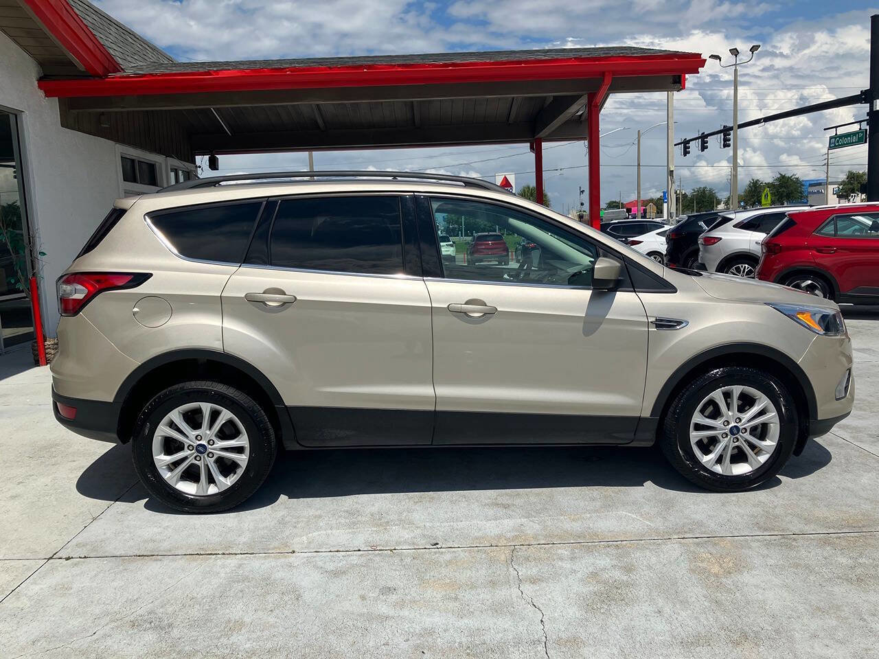 Used 2018 Ford Escape SE image 11