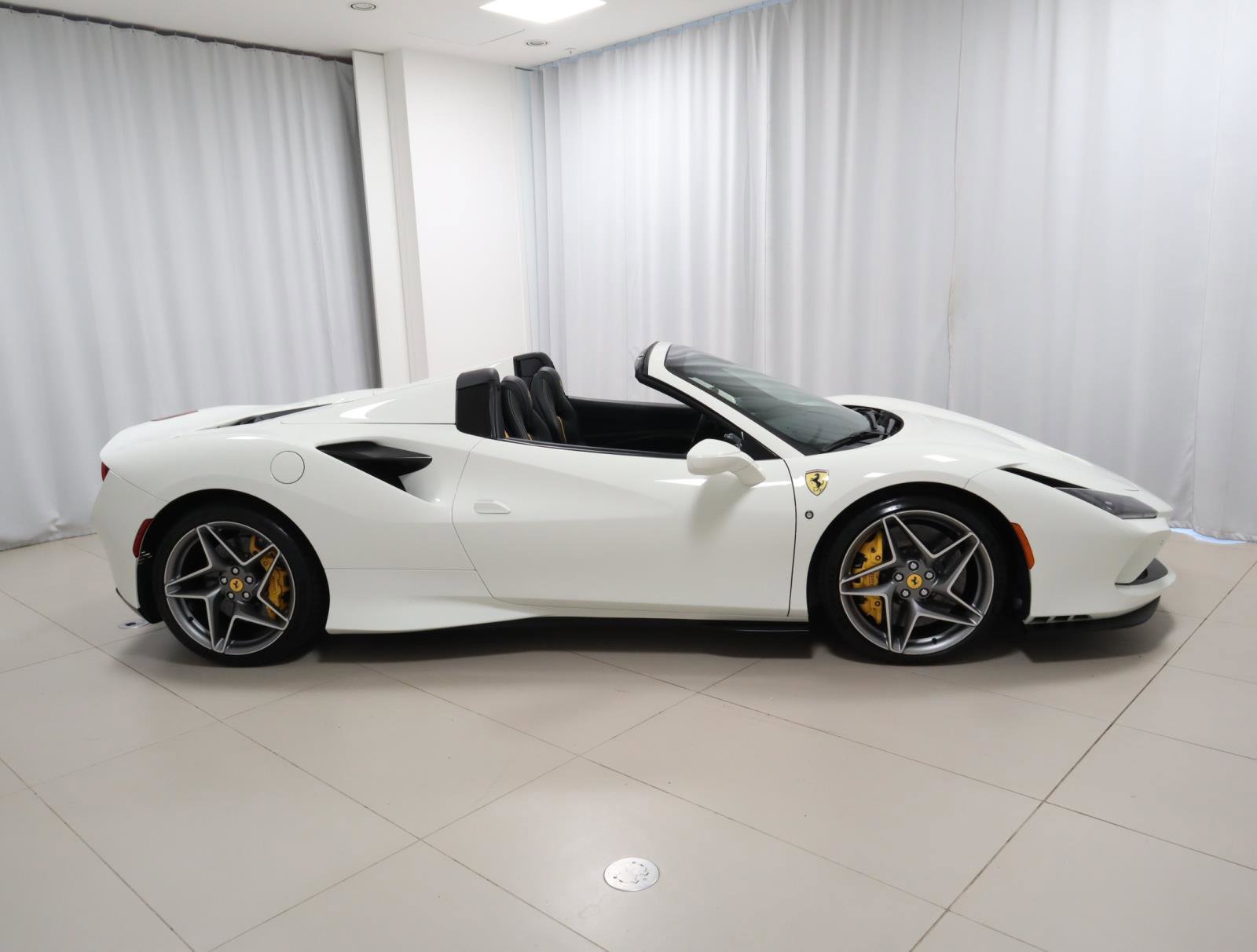 Used 2021 Ferrari F8 Tributo image 8