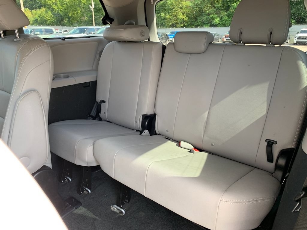 Used 2017 Toyota Sienna Limited Premium AWD/4WD image 19