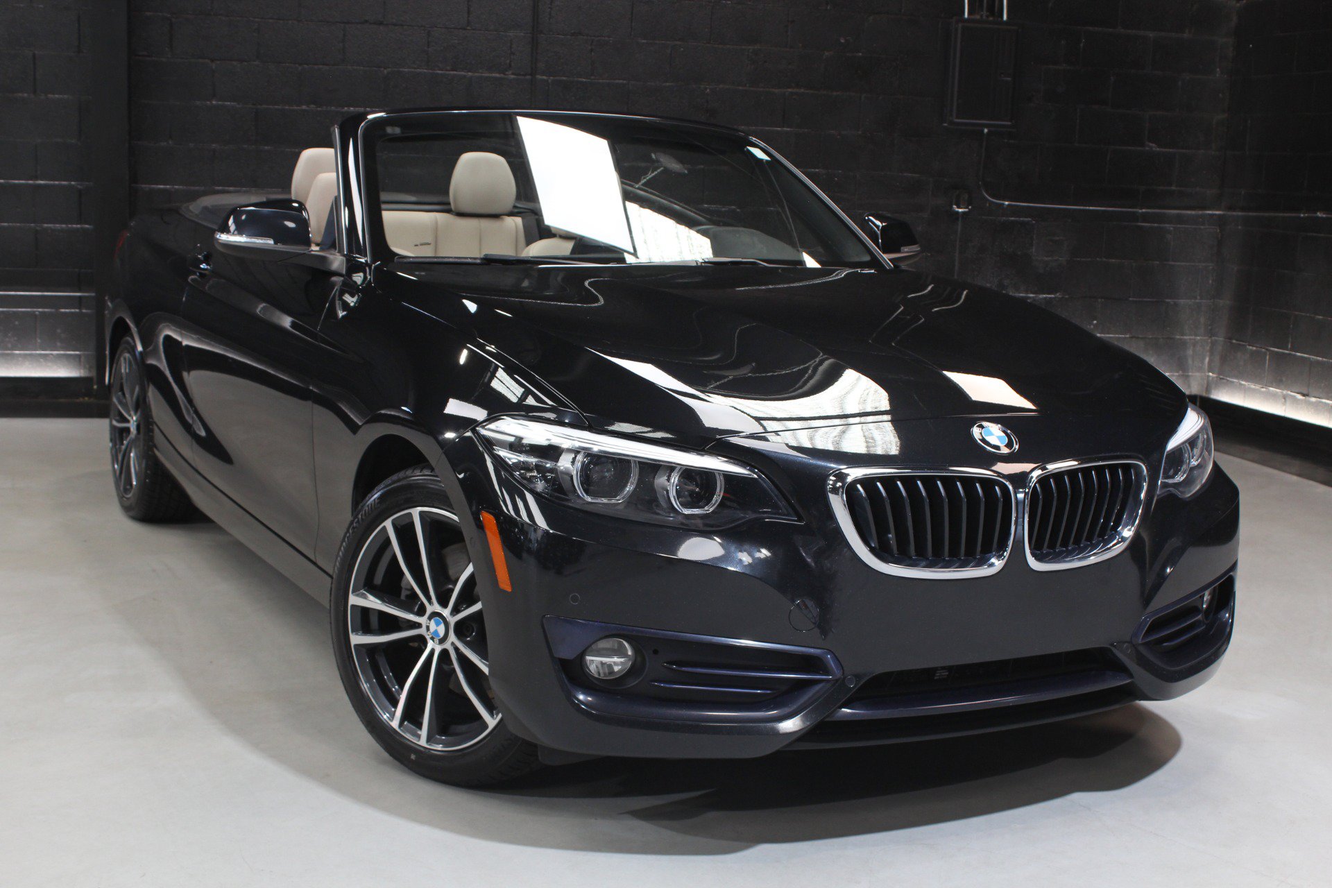 Used 2018 BMW 230i Convertible RWD image 9