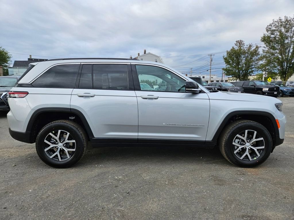 New 2025 Jeep Grand Cherokee Limited image 6