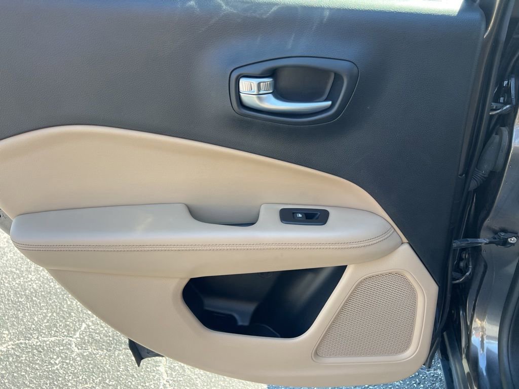 Used 2017 Jeep Compass Sport w/ Tech Group image 21