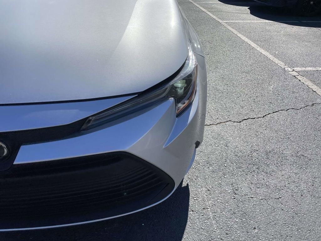 Used 2025 Toyota Corolla LE image 14