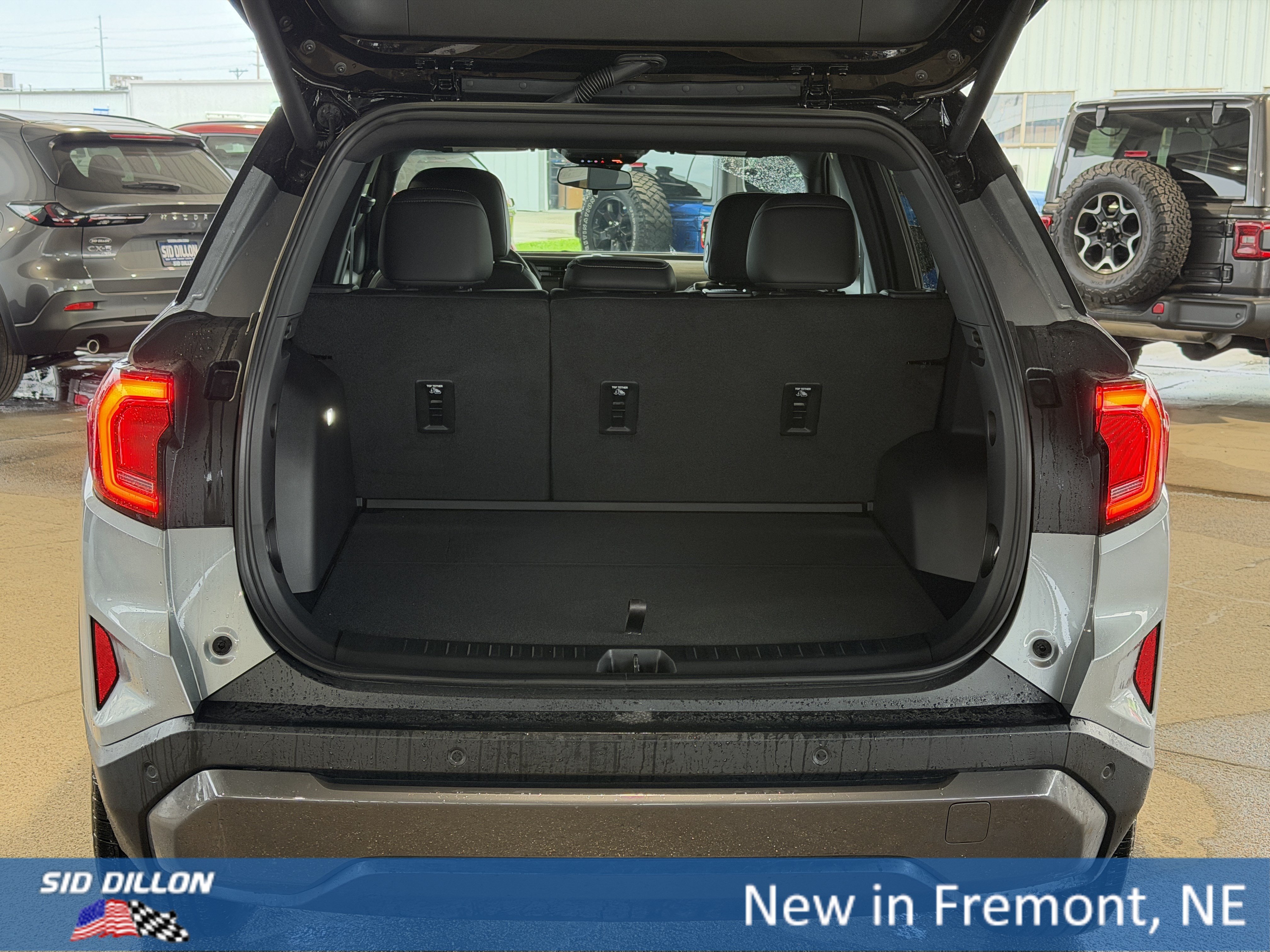New 2027 GMC Terrain Elevation w/ Elevation Premium Package AWD/4WD image 5
